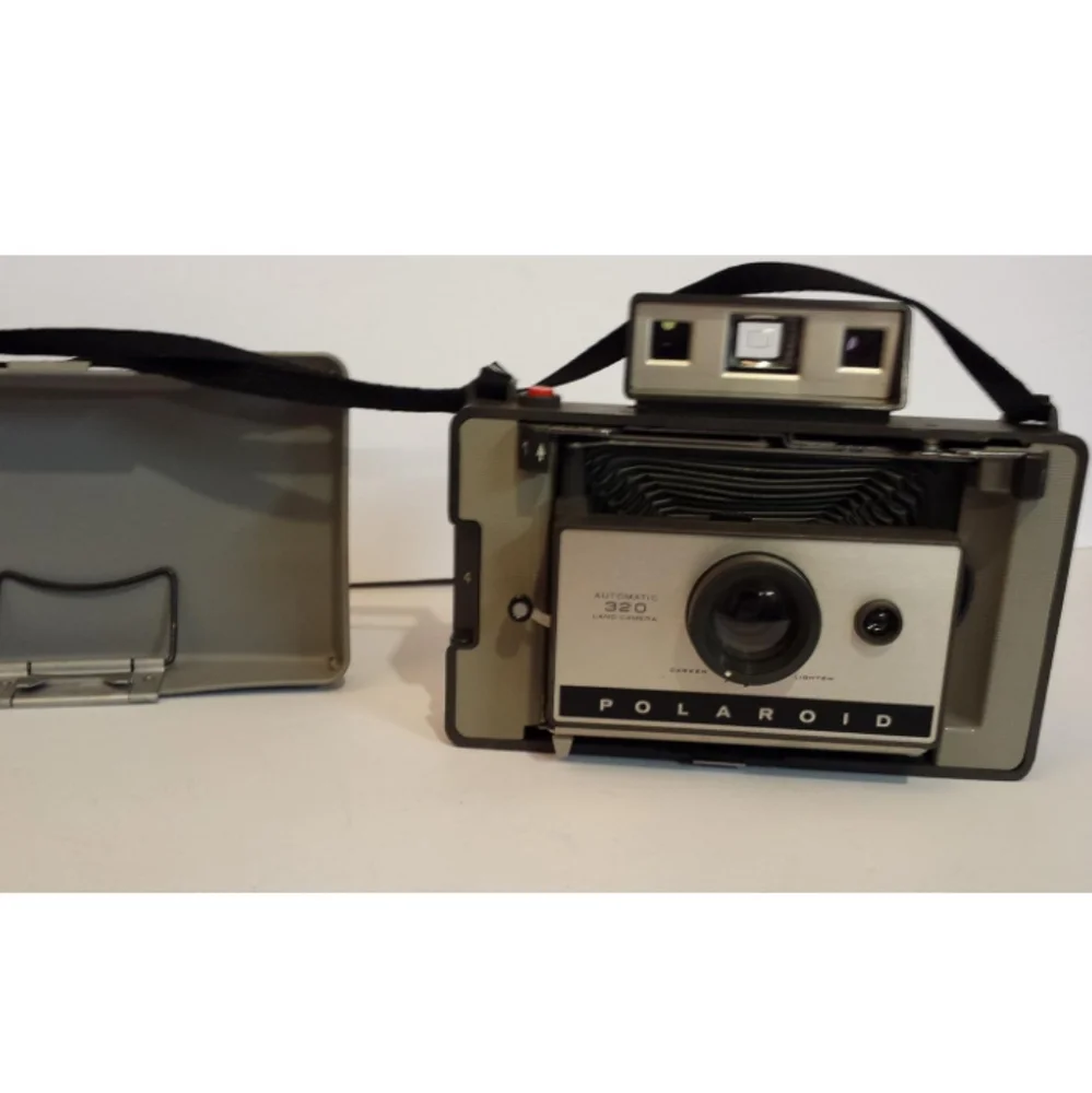 Polaroid 320 Instant Pack Film Land Camera